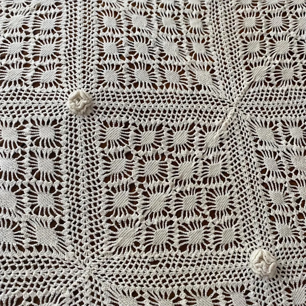 Vintage Handmade Crochet Tablecloth White Floral 3D Camelia Cottage Provence